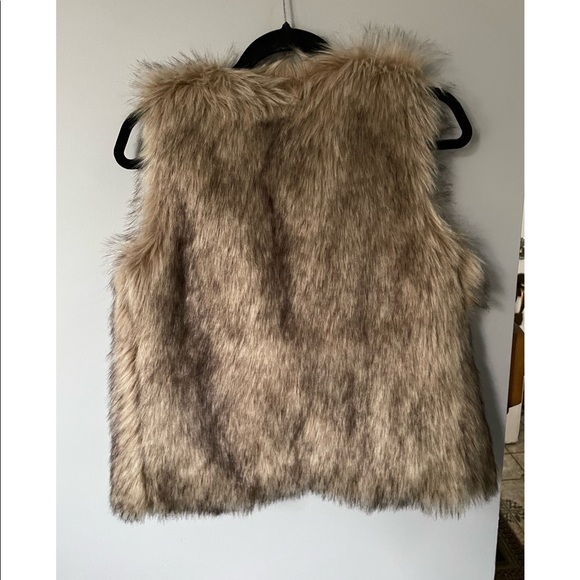 Gap Kids Faux Fur Vest (XXL kids) - Picture 6 of 9